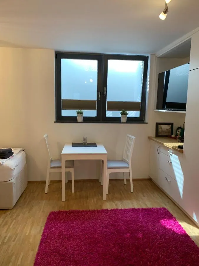 Ferienwohnung Messe - Trade Fair Only 5 Min Walk - Zu Fuß München Apartment