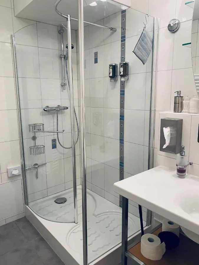 Apartment Private, Dog-Friendly Room- Easy Access To City Centre And Trade Fair- Free Parking Munich